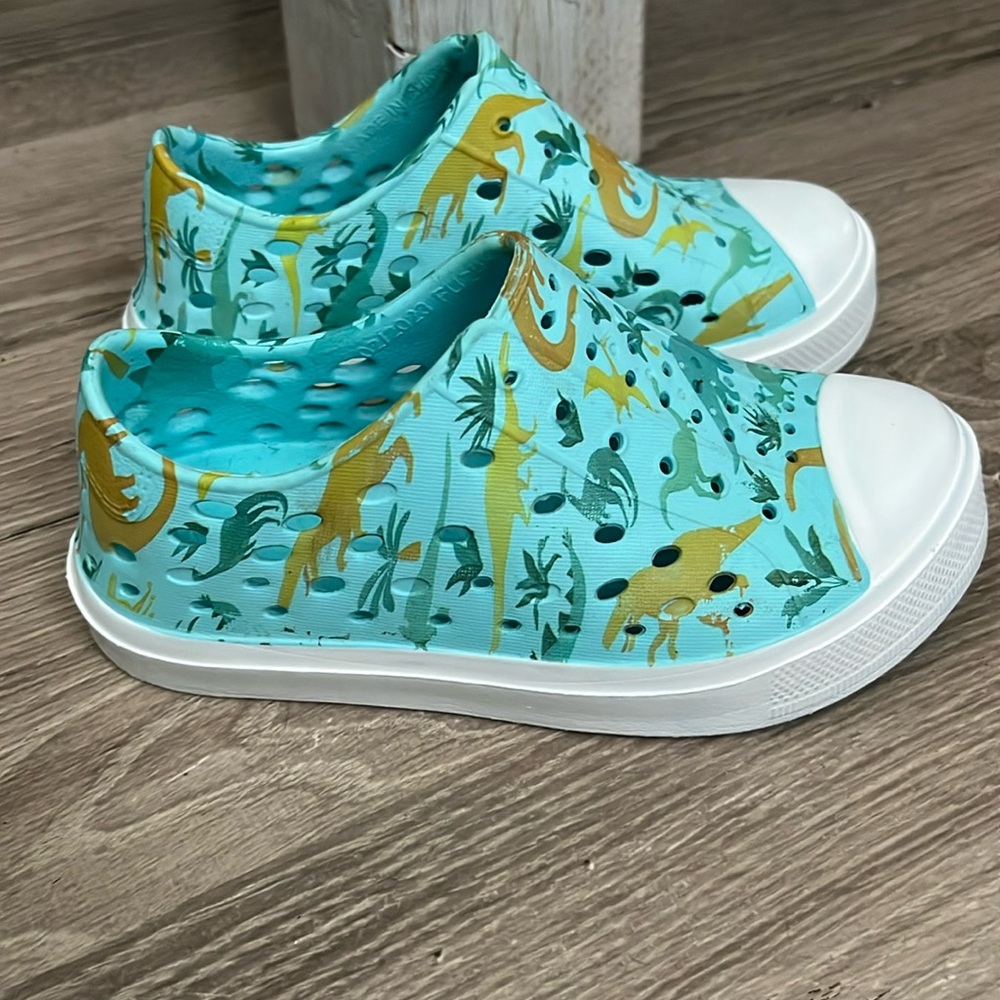 Lily & Dan water shoes/9-10